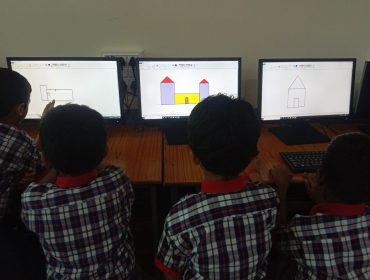 कंप्यूटर लैब में आईसीटी गतिविधि