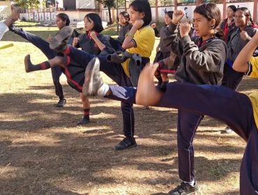 SELF DEFENCE TRAINING FOR GIRLS