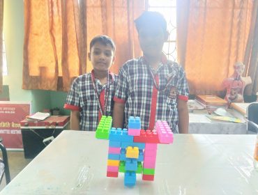 बिल्डिंग ब्लॉक के साथ गतिविधि