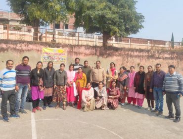 प्राथमिक विंग का सामुदायिक दोपहर का भोजन