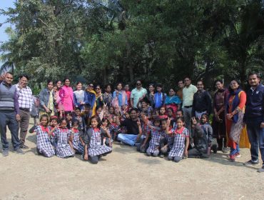 प्राथमिक बच्चों का क्षेत्र भ्रमण