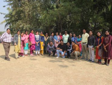 प्राथमिक बच्चों का क्षेत्र भ्रमण