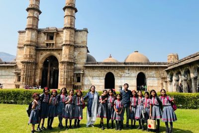 VISIT BY STUDENTS
