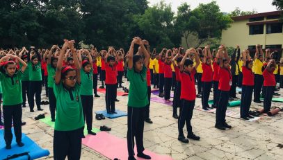 Student tadasan yoga