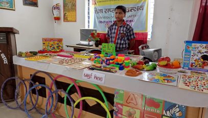 Student demonstrating tlm