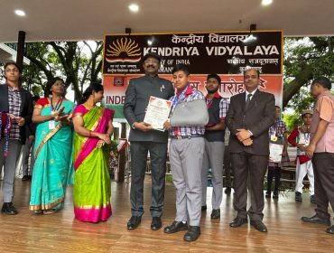 Students who got 100 percent attaendace are being awarded
