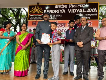 Students who got 100 percent attaendace are being awarded
