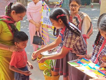 Wel come of Students with sweets