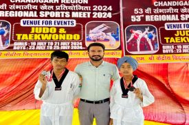 mr akshay with students who won medals