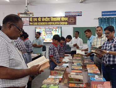 Pustak Pradarshani -Hindi Maah (9)